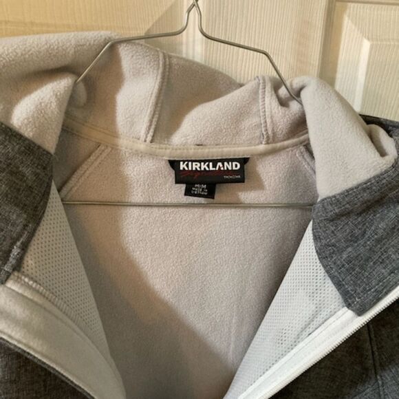 2/$30 Fleece lined Jacket with Hood and Zipped Pockets. - Picture 7 of 9